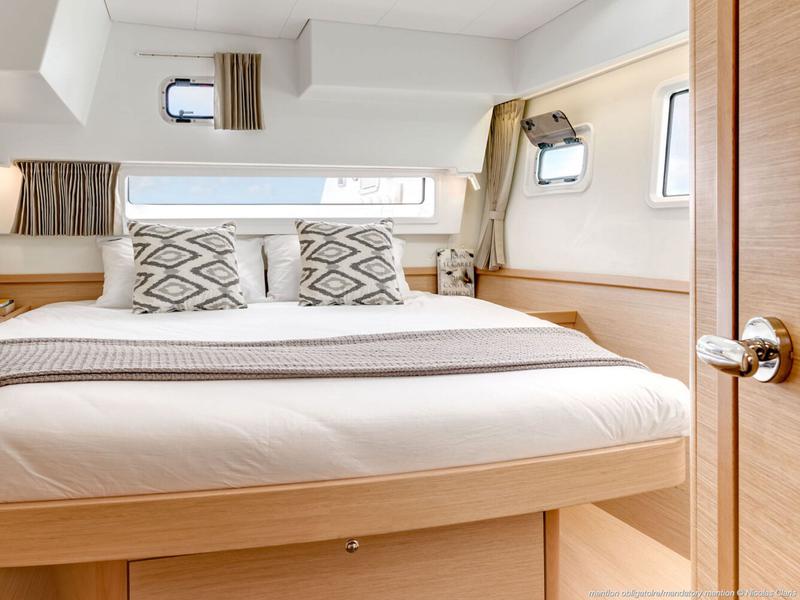 Book yachts online - catamaran - Lagoon 42.3 - Dream of Liberty - rent