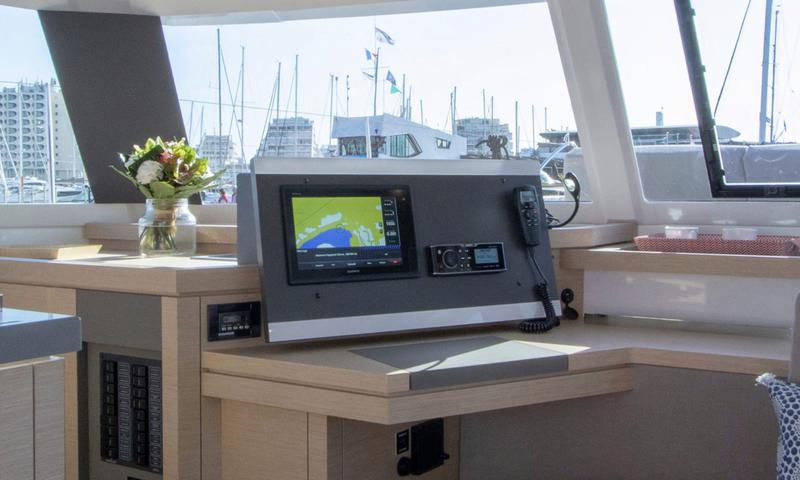 Book yachts online - catamaran - Astréa 42.3 - Calypso - rent