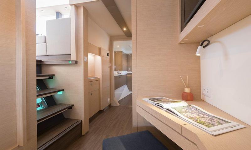 Book yachts online - catamaran - Astréa 42.3 - Calypso - rent