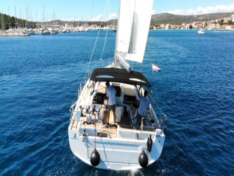 Book yachts online - sailboat - Oceanis 51.1 - Cloudy Bay - rent