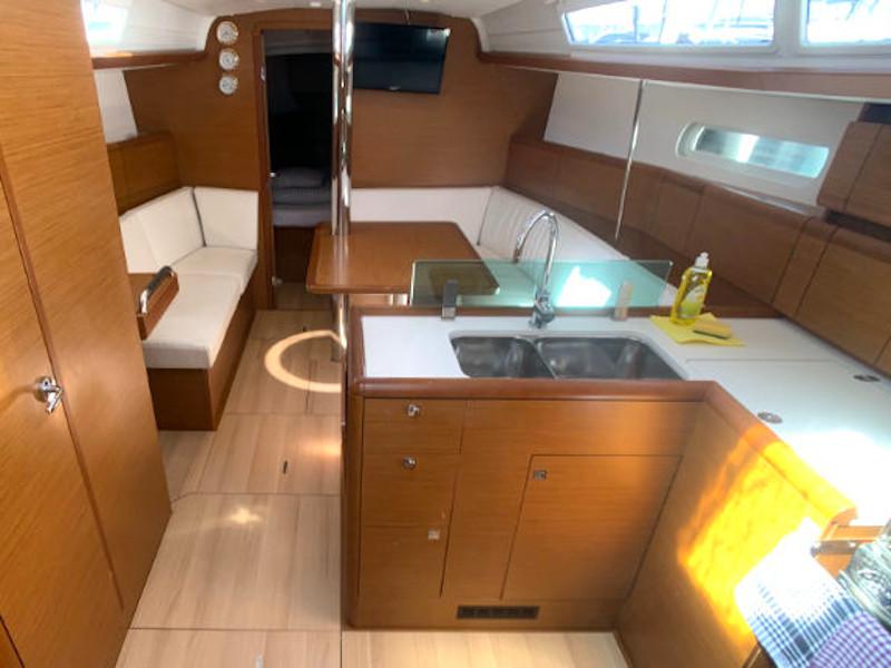 Book yachts online - sailboat - Sun Odyssey 389 - Amadeus - rent