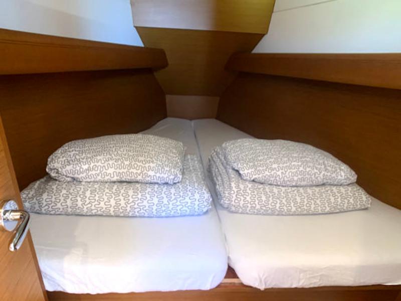 Book yachts online - sailboat - Sun Odyssey 389 - Amadeus - rent