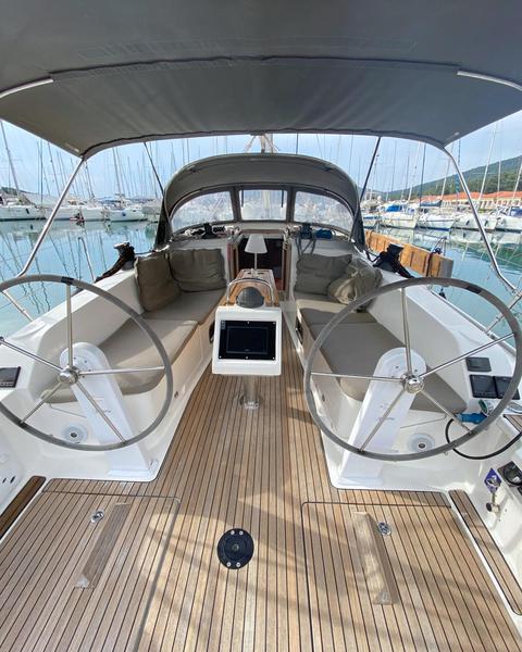 Book yachts online - sailboat - Bavaria Cruiser 41 - Raven - rent