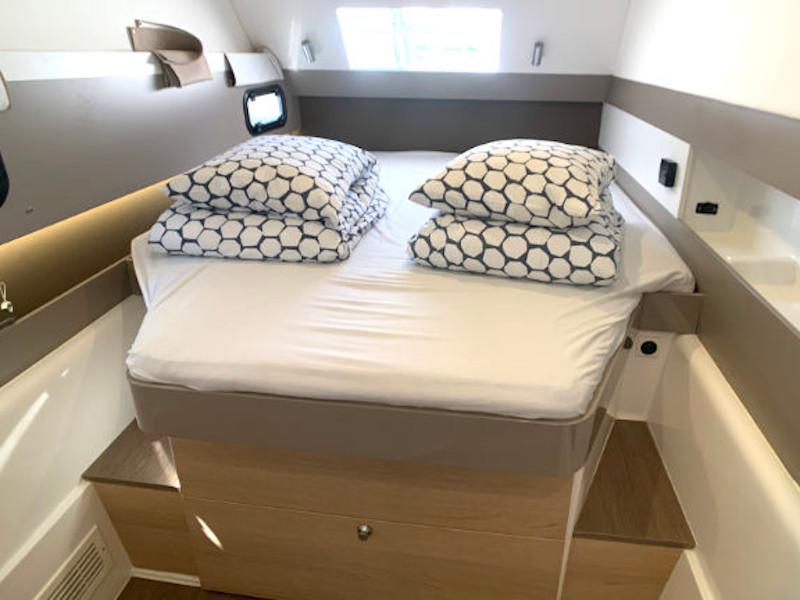 Book yachts online - catamaran - Bali 4.3 - Carpe Ventum - rent