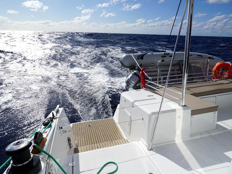 Book yachts online - catamaran - Bali 4.3 - Carpe Ventum - rent