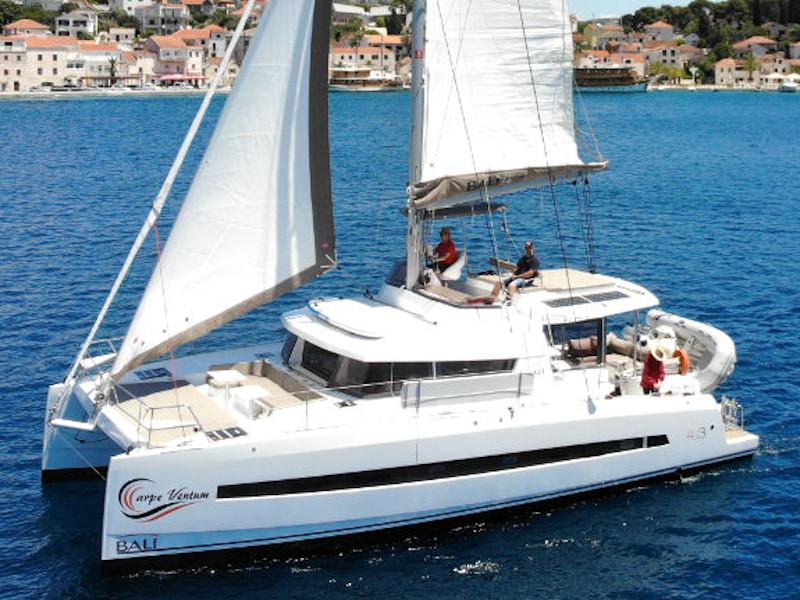 Book yachts online - catamaran - Bali 4.3 - Carpe Ventum - rent