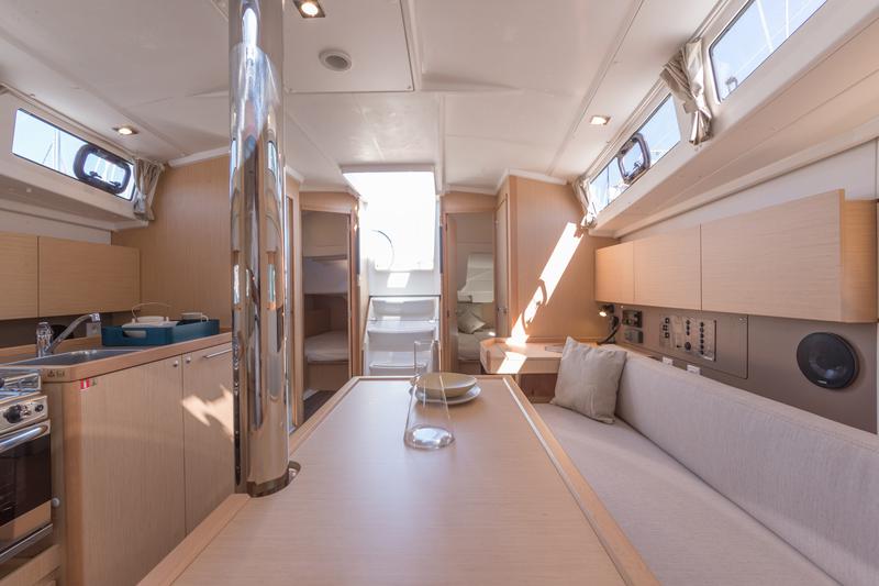 Book yachts online - sailboat - Oceanis 38.1 - Diana - rent