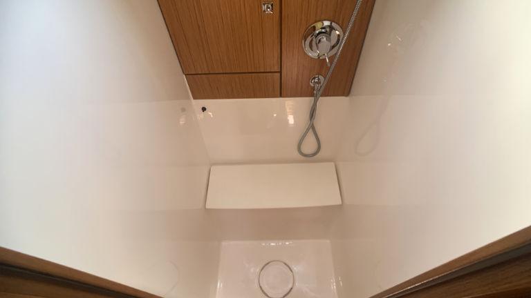 Book yachts online - sailboat - Bavaria Cruiser 46 - Blizzard - rent