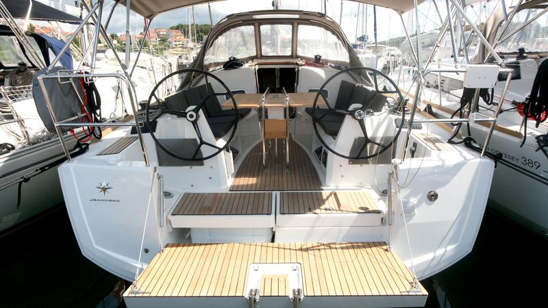 Book yachts online - sailboat - Sun Odyssey 349 - 2 Cab - Marie - rent