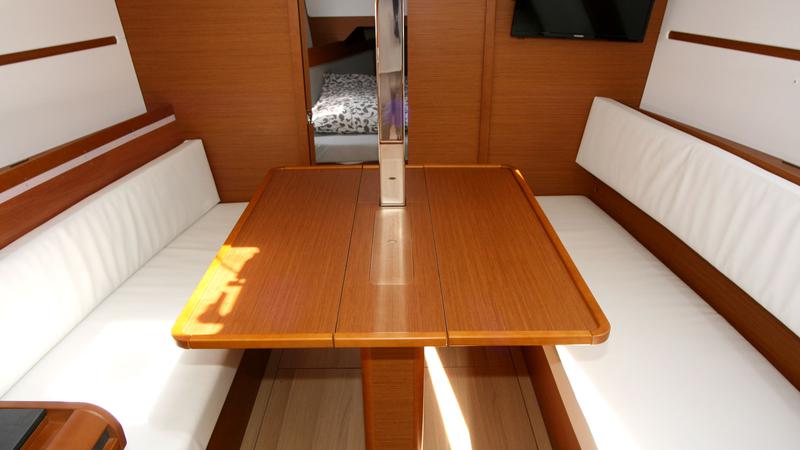Book yachts online - sailboat - Sun Odyssey 349 - 2 Cab - Marie - rent