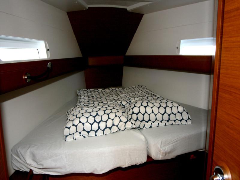 Book yachts online - sailboat - Sun Odyssey 419 - Mira - rent