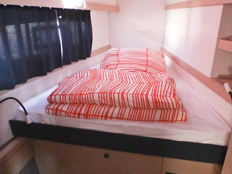 Book yachts online - catamaran - Lucia 40 - Leon - rent