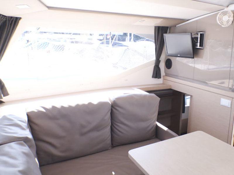 Book yachts online - catamaran - Lucia 40 - Leon - rent