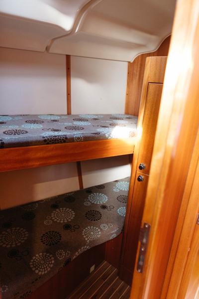 Book yachts online - sailboat - Elan 434 - Naias - rent