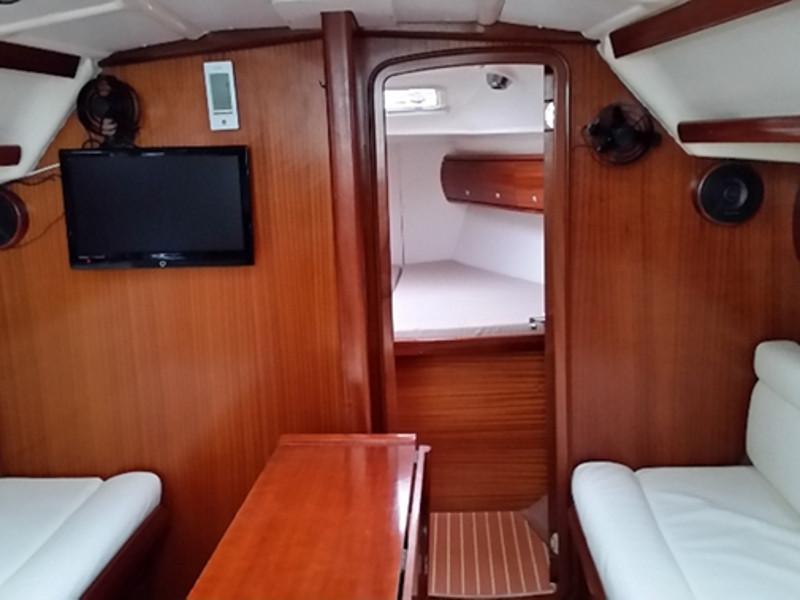 Book yachts online - sailboat - Bavaria 36 (Owner's version) - Ankereva - rent