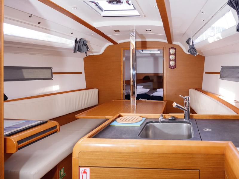 Book yachts online - sailboat - Sun Odyssey 349 - SIBERIA - rent