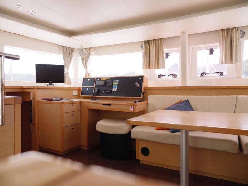 Book yachts online - catamaran - Lagoon 450 - MADAGASCAR - rent