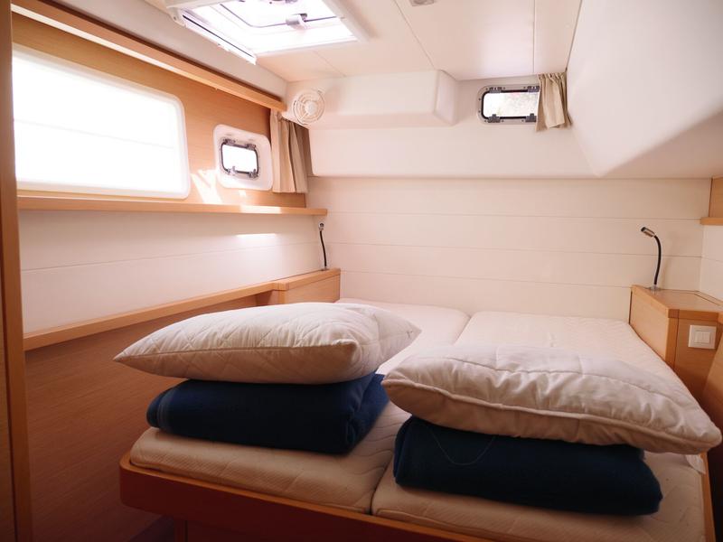 Book yachts online - catamaran - Lagoon 450 - MADAGASCAR - rent