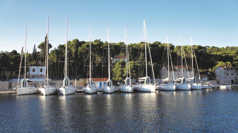 Book yachts online - catamaran - Lagoon 42 - GALAPAGOS - rent