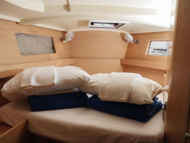 Book yachts online - sailboat - Oceanis 41.1 - GOA - rent