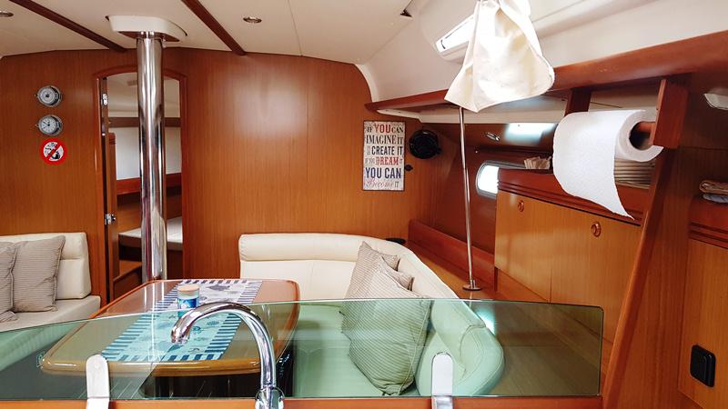 Book yachts online - sailboat - Sun Odyssey 42 i - Mila - rent