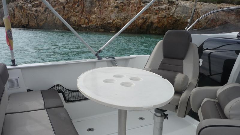 Book yachts online - motorboat - Cap Camarat 6.5 WA - Cigala - rent