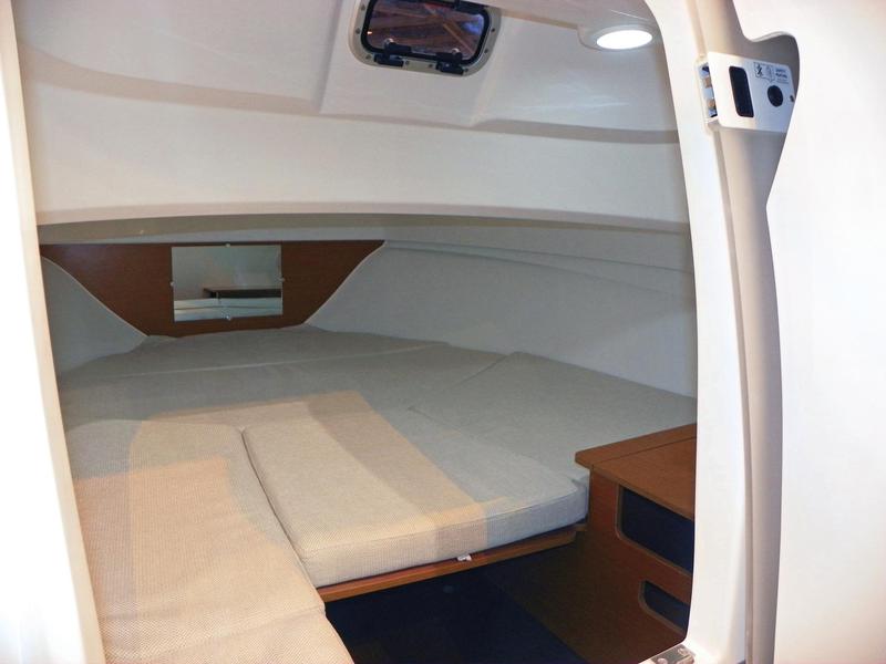 Book yachts online - motorboat - Glastron GT 225 - Jualpa - rent