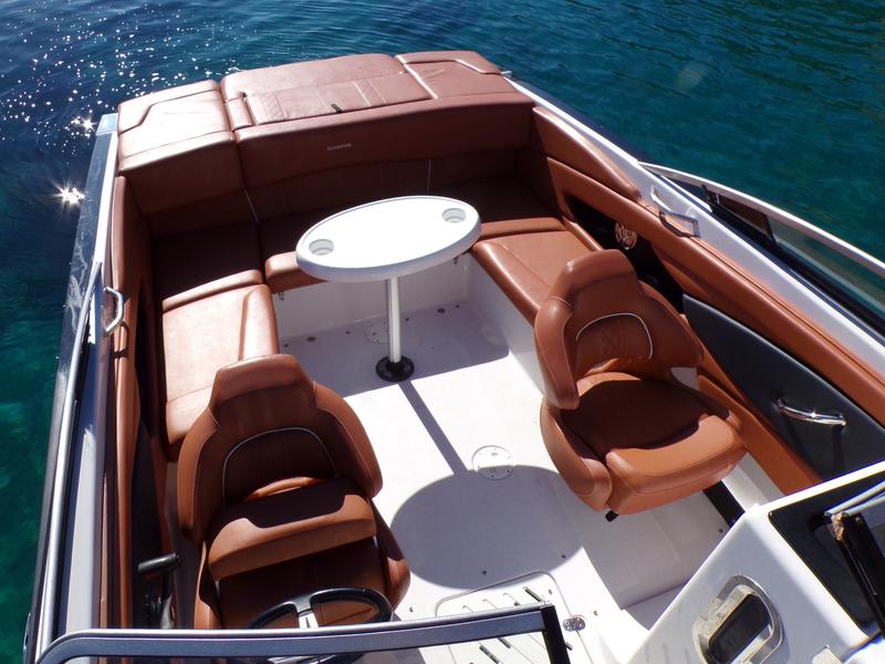 Book yachts online - motorboat - Glastron GT 245 - Blue Dream - rent