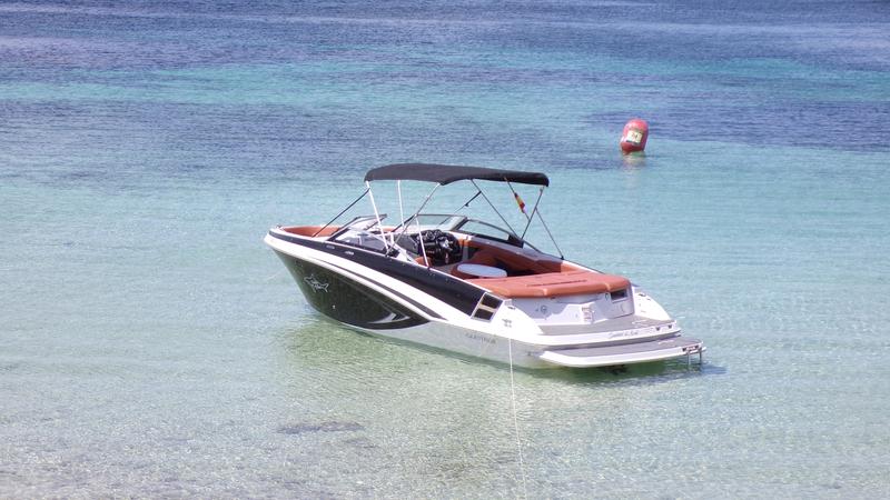 Book yachts online - motorboat - Glastron GT 245 - Blue Dream - rent
