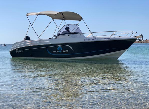 Book yachts online - motorboat - Pacific Craft 670 - Capritxu - rent