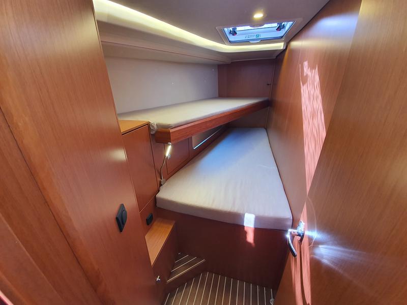 Book yachts online - sailboat - Bavaria C45 - Blue Diamond - rent