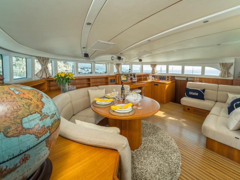 Book yachts online - catamaran - Lagoon 570 Mala - Top crew-unique experience - rent