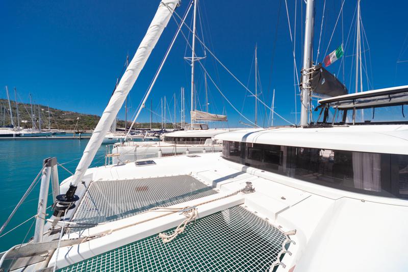 Book yachts online - catamaran - Lagoon 42 - Frangy (New 2021) - rent