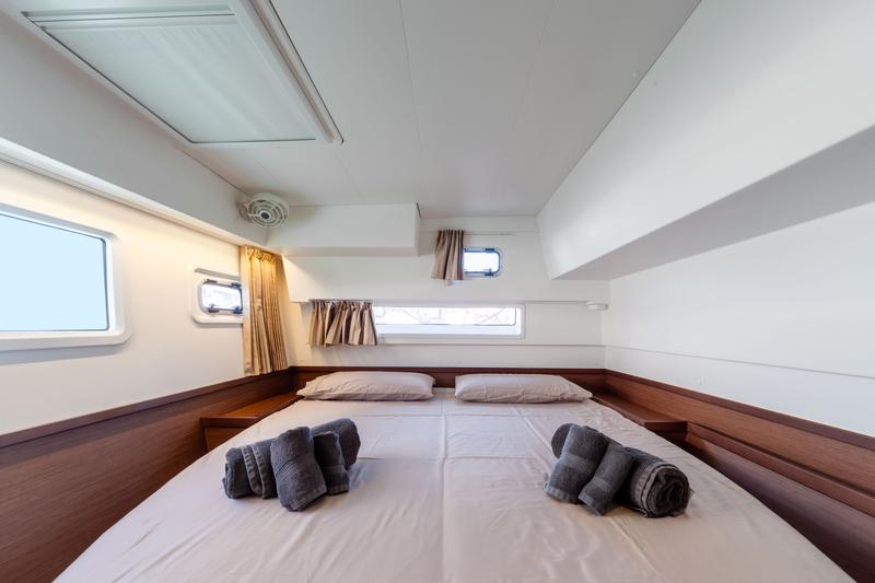 Book yachts online - catamaran - Lagoon 42 - Frangy (New 2021) - rent