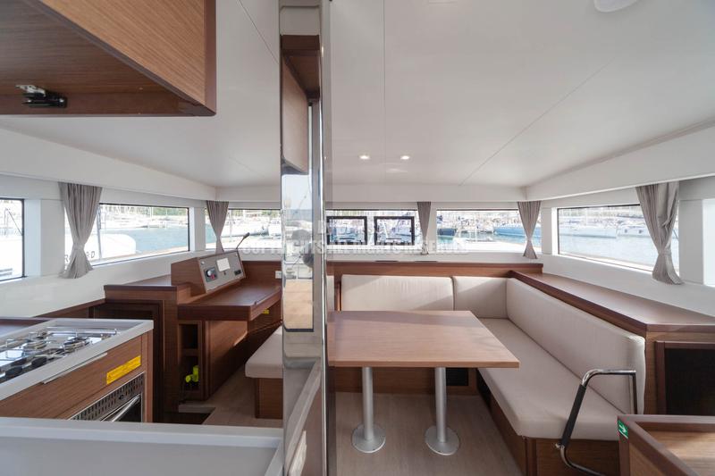 Book yachts online - catamaran - Lagoon 40 (2020) - FELU' - rent