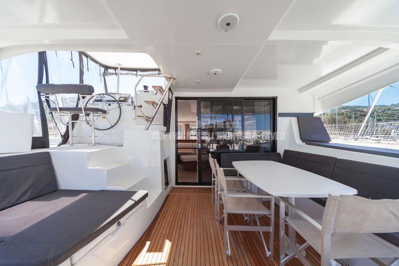 Book yachts online - catamaran - Lagoon 42 - SHARANDA - rent