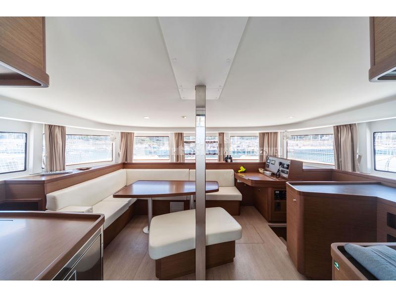 Book yachts online - catamaran - Lagoon 42 - SHARANDA - rent