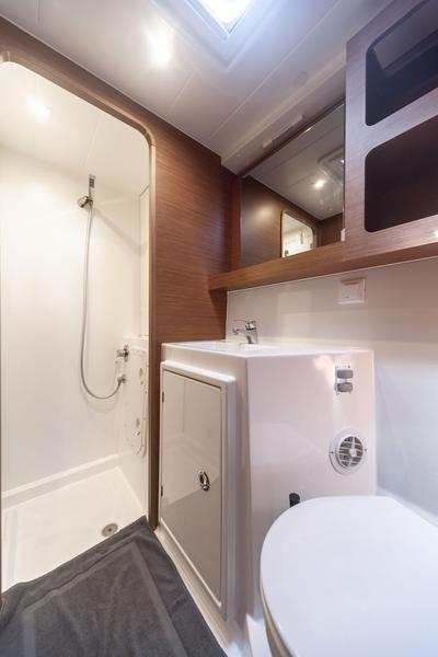 Book yachts online - catamaran - Lagoon 42 - SHARANDA - rent