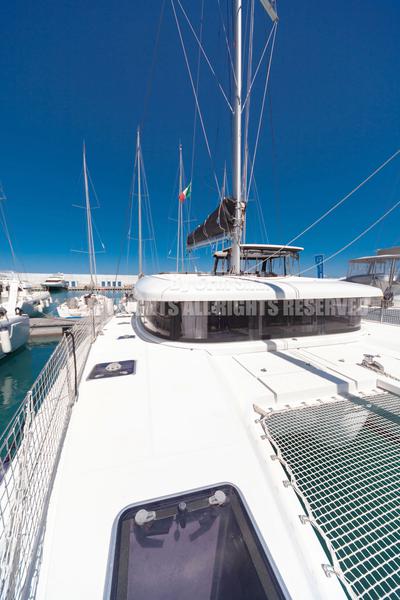 Book yachts online - catamaran - Lagoon 42 - SHARANDA - rent