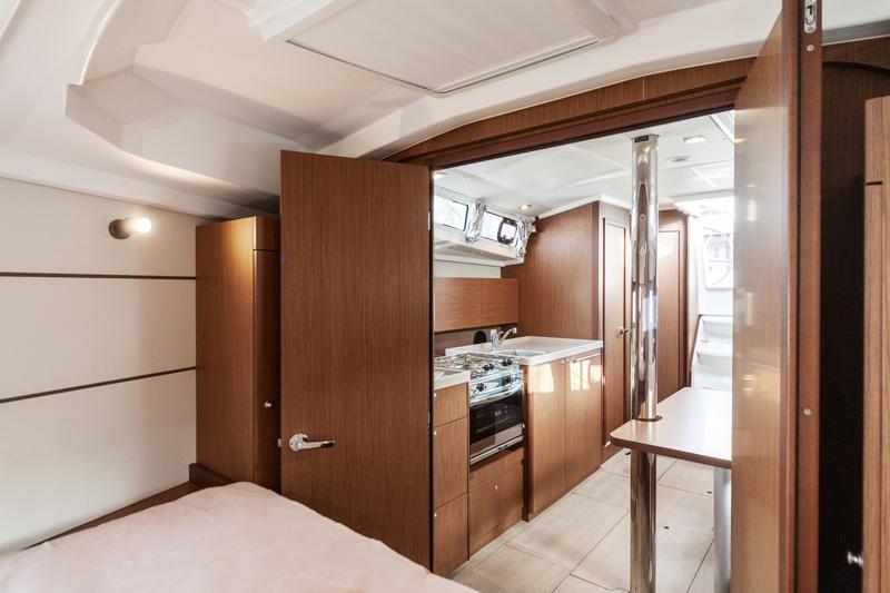 Book yachts online - sailboat - Oceanis 38.1 - Dollie - rent