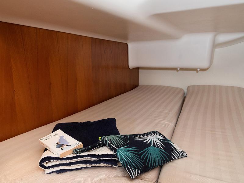 Book yachts online - sailboat - Sun Odyssey 43 - Frine - rent