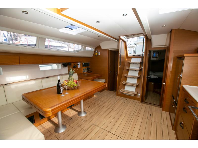 Book yachts online - sailboat - Jeanneau 54 - Jeanneau 54 | with GEN, A/C, inverter, solar panels, bow thruster - rent