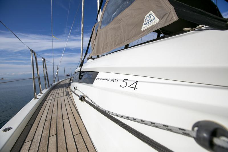 Book yachts online - sailboat - Jeanneau 54 - Jeanneau 54 | with GEN, A/C, inverter, solar panels, bow thruster - rent