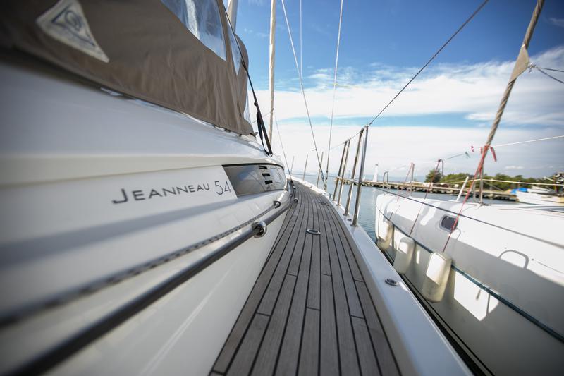 Book yachts online - sailboat - Jeanneau 54 - Jeanneau 54 | with GEN, A/C, inverter, solar panels, bow thruster - rent
