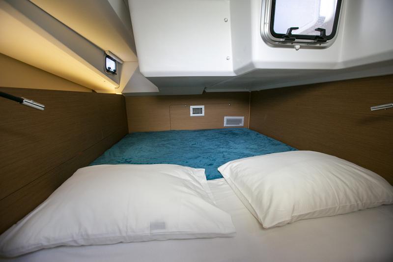 Book yachts online - sailboat - Sun Odyssey 440 - North Wind 44 - model 2023! - rent