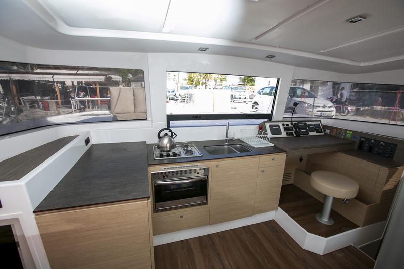 Book yachts online - catamaran - Bali 4.0 - Blue Dream II - rent