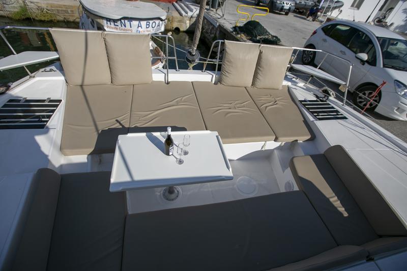 Book yachts online - catamaran - Bali 4.0 - Blue Dream II - rent
