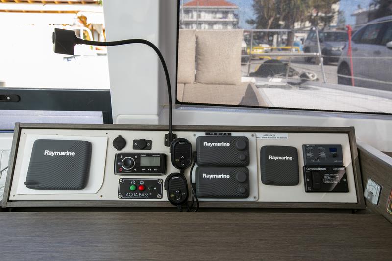 Book yachts online - catamaran - Bali 4.0 - Blue Dream II - rent