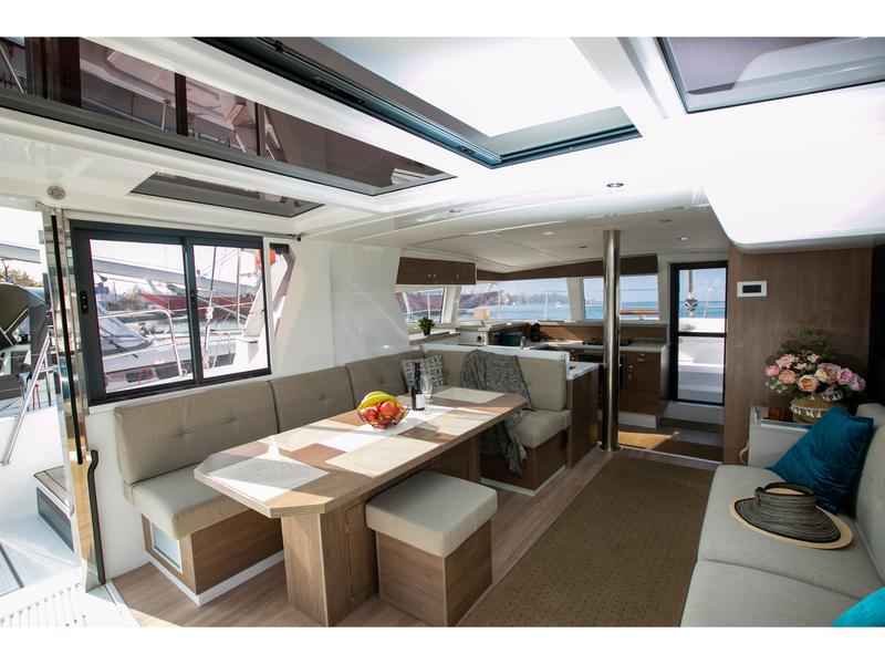 Book yachts online - catamaran - Bali 4.2 - Kos 42.6 / Model 2022! With AC, WM, generator, solar panels, hydraulic gangway &amp; electric WC - rent