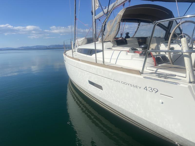 Book yachts online - sailboat - Sun Odyssey 439 - Triada / bow-thruster, solar panels, electric WC - rent